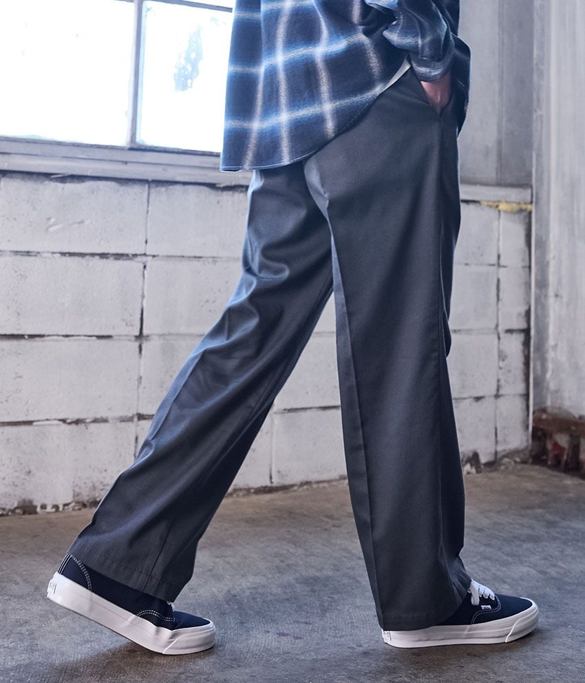 「新ディッキーズ」は“脚長効果”も追加！ タフで都会的。素材・シルエットを再構築した別注モデル - 5枚目の画像