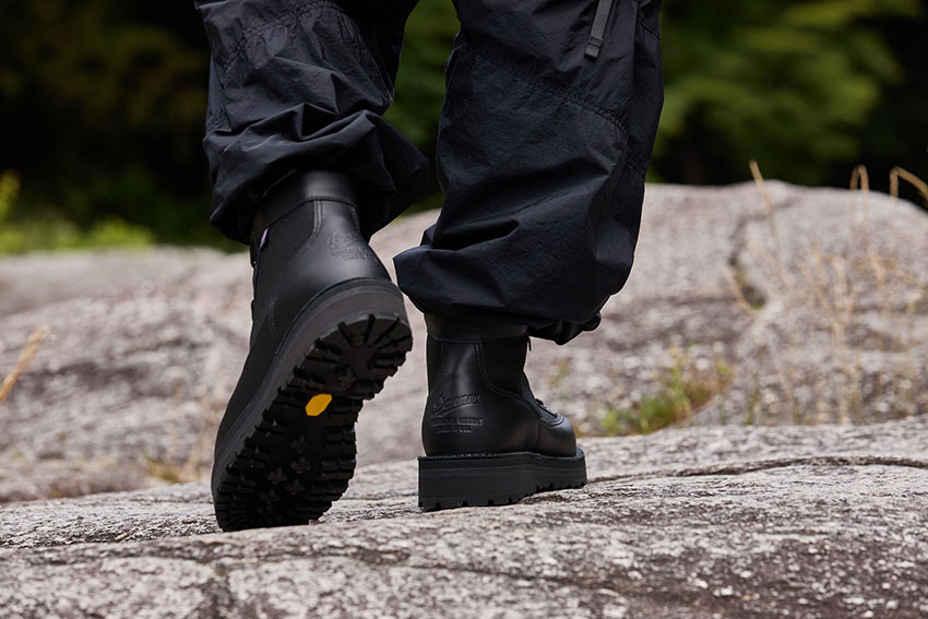 オールブラック”な「ダナーライト +AN」新登場！ミッドソールは6mm増