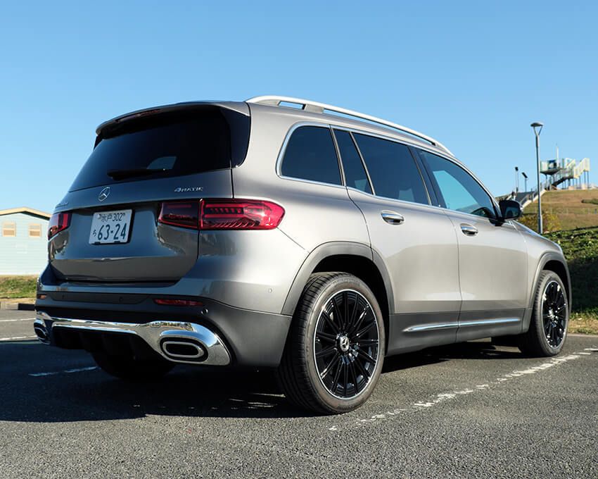 乗り心地の良いアダプティブダンピングサスペンションを標準装備。