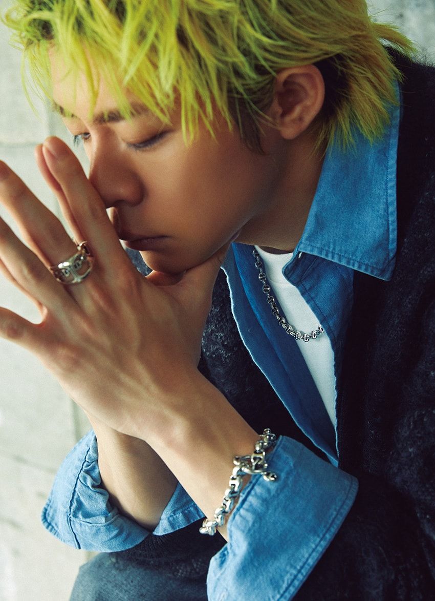 カーディガン5万9400円／ヨーク（エンケル