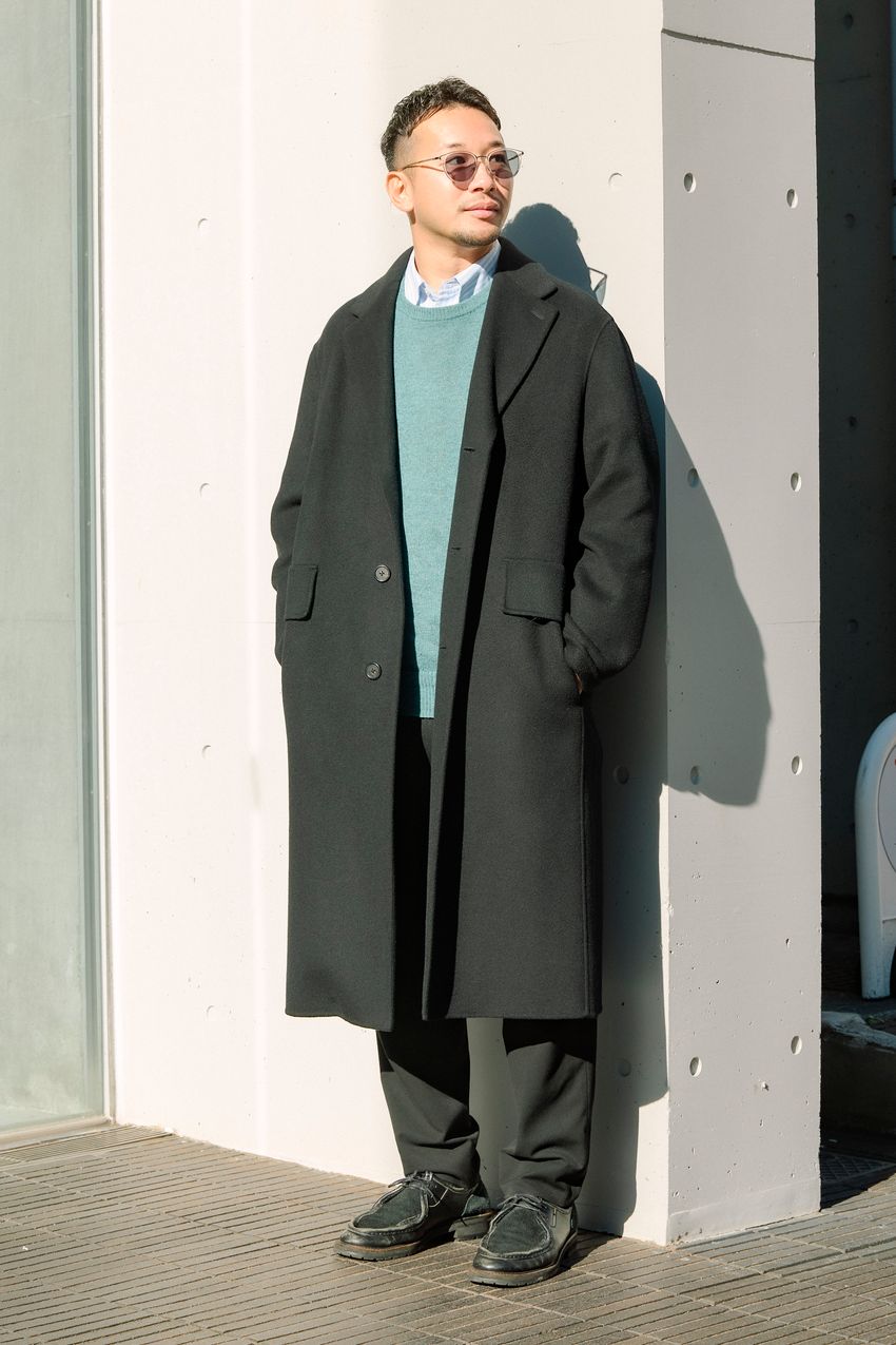 洒落者たちがまとった「青い服」。清潔感と知性をまとったコーデ好例をスナップで - 8枚目の画像