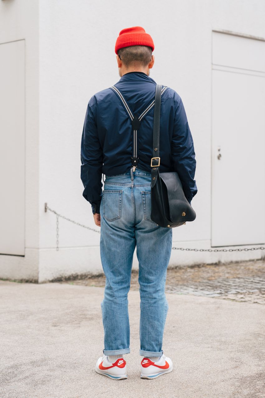 洒落者たちがまとった「青い服」。清潔感と知性をまとったコーデ好例をスナップで - 11枚目の画像