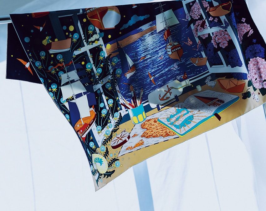 88.5×88.5cm 9万7900円／エルメス（エルメスジャポン　03-3569-3300）