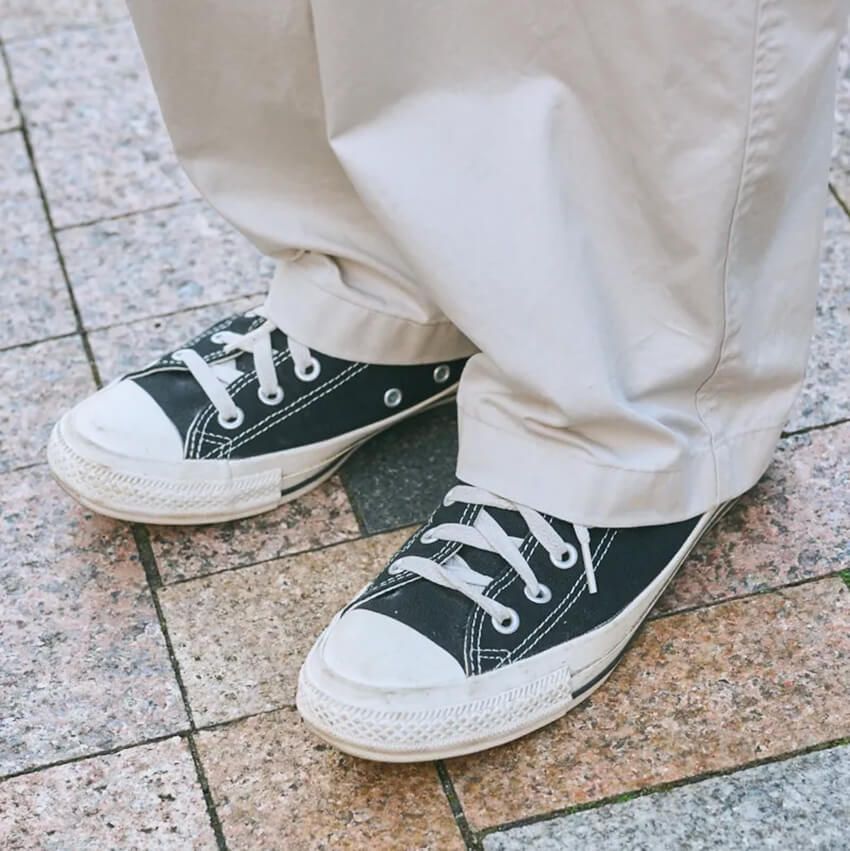 “太パン”の足元にはコンバースのスニーカーが◎！バランス良し、カッコ良しな5名をパパラッチ - 1枚目の画像