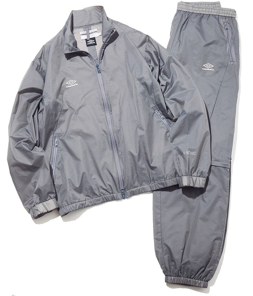 ジャケット4万9500円、 パンツ4万1800円／ともにFC/E. × アンブロ（F/CE. フラッグシップストア トウキョウ 　03-6452-5867）