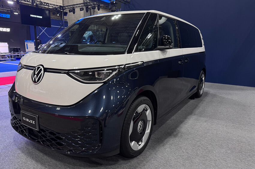フォルクスワーゲン ID.Buzz。ご存知、現代に蘇った電気自動車のワーゲンバスですね。