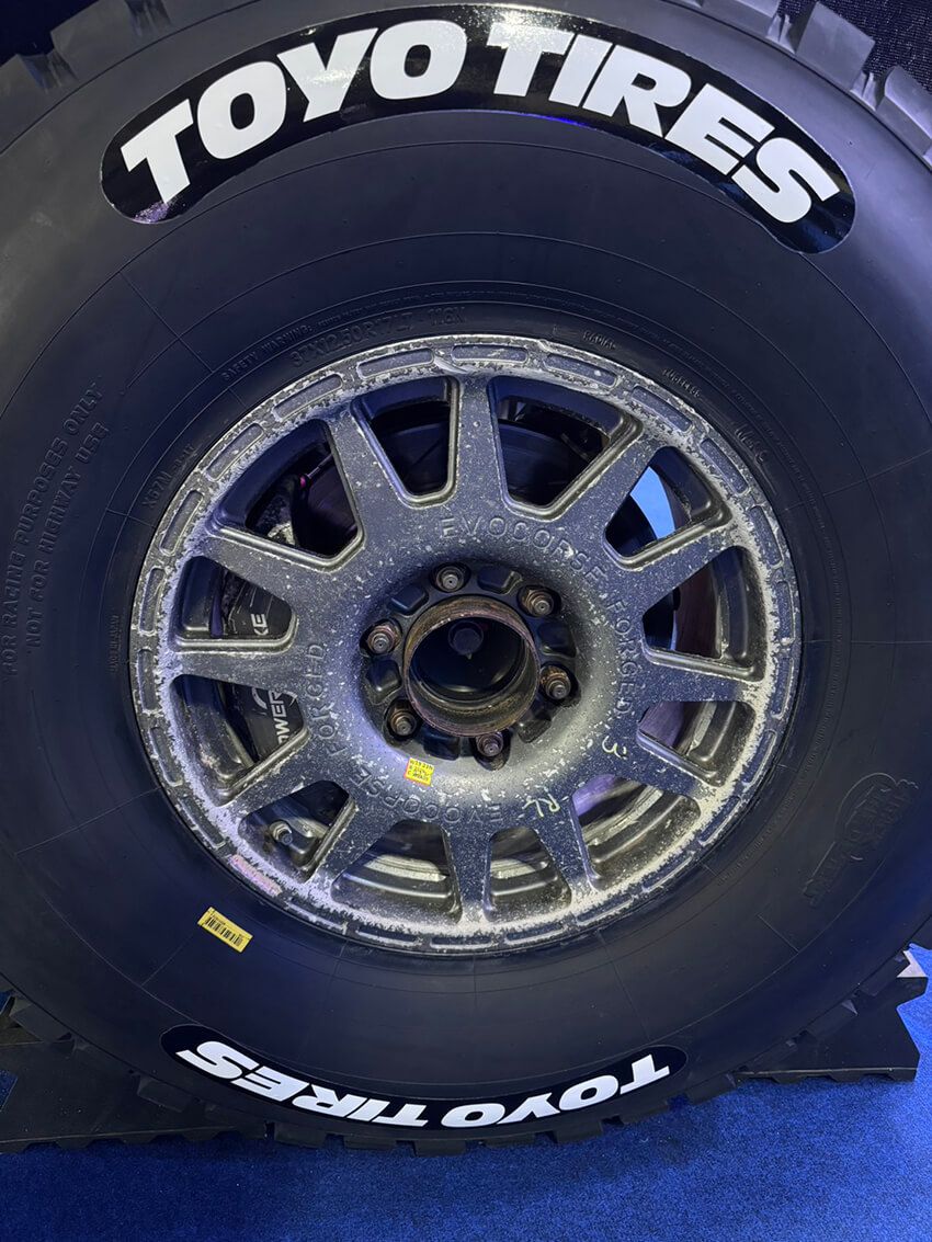 タイヤはもちろんOPEN COUNTRY M/T-R。