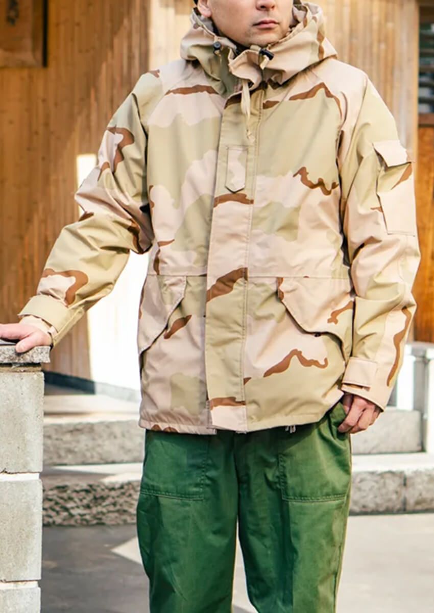 「シャカシャカ系ナイロンジャケット」が街で大人気！ 大人が選んだ春アウター5選 - 1枚目の画像