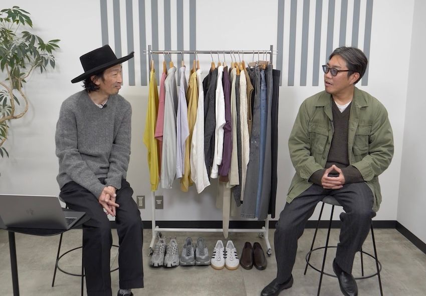 ［左］原 亮太●OCEANS統括編集長。’79年生まれ。落語好きな愛知県出身者。ニット／メゾン マルジェラ、パンツ／麻布テーラー、シューズ／レッドウィング（すべて私物）［右］菊池陽之介●’79年生まれ。スタイリスト熊谷隆志氏に師事し、2004年に独立した敏腕。ジャケット／古着、ニット／ルメール、スラックス／キャプテン サンシャイン、シューズ／ソロヴィエル（すべて私物）
