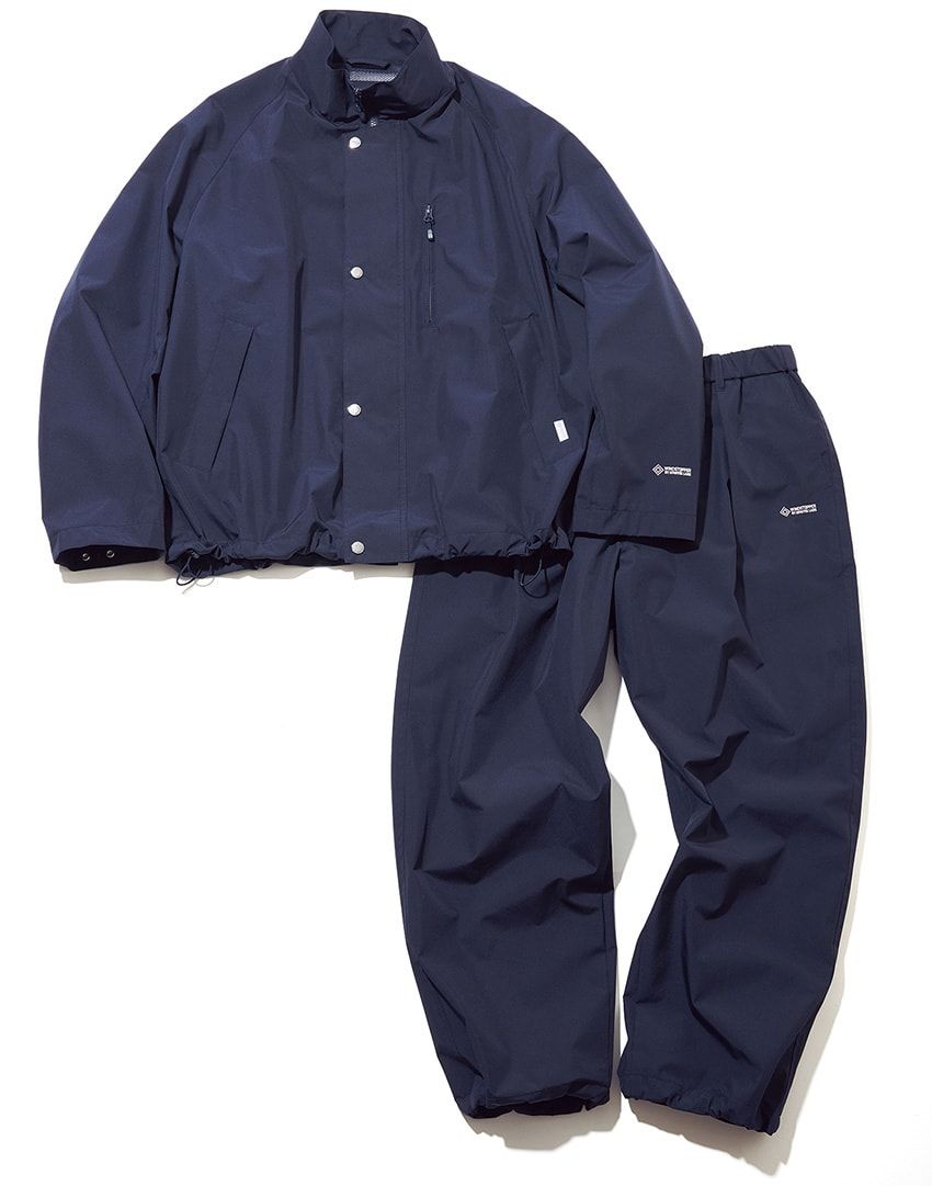 ジャケット2万3100円、パンツ1万8700円／ともにプラスフェニックス × フリークス ストア（フリークス ストア渋谷　03-6415-7728）