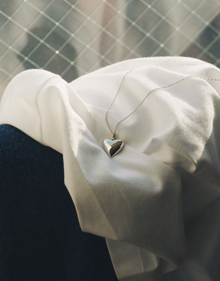 クロムハーツ、マルジェラetc.「着飾らないで、馴染ませて！」女性に教わる、ジュエリー選び - 1枚目の画像