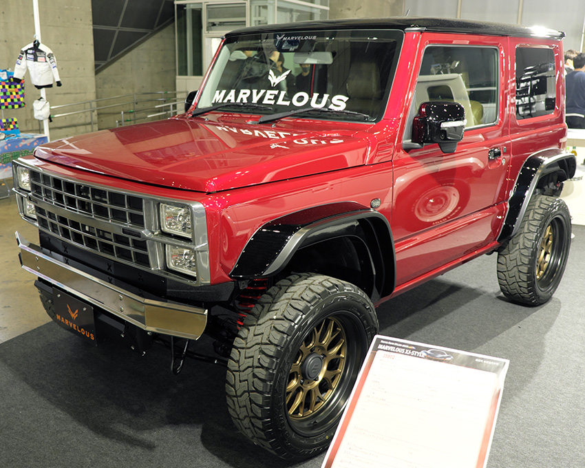 最新のジムニーを古き佳き“アメ車”風に！90年代の人気車をオマージュ