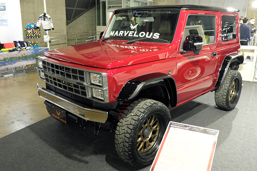 最新のジムニーを古き佳き“アメ車”風に！90年代の人気車をオマージュ