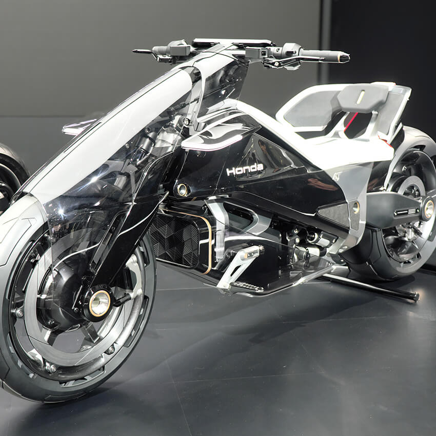 トヨタ“ランクル3輪版”やホンダ“AKIRAの金田バイク”etc.遊びのギアに