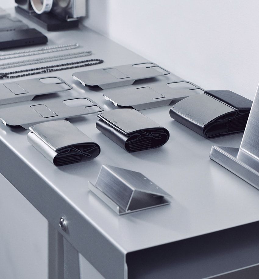 クラウストルムの輝かしいスマホケースや財布。 