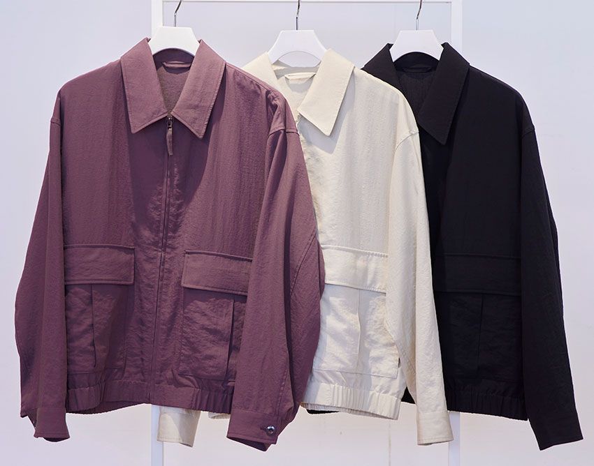 「ショートブルゾン」各7990円／ユニクロ ユー（ユニクロ　0120-170-296）