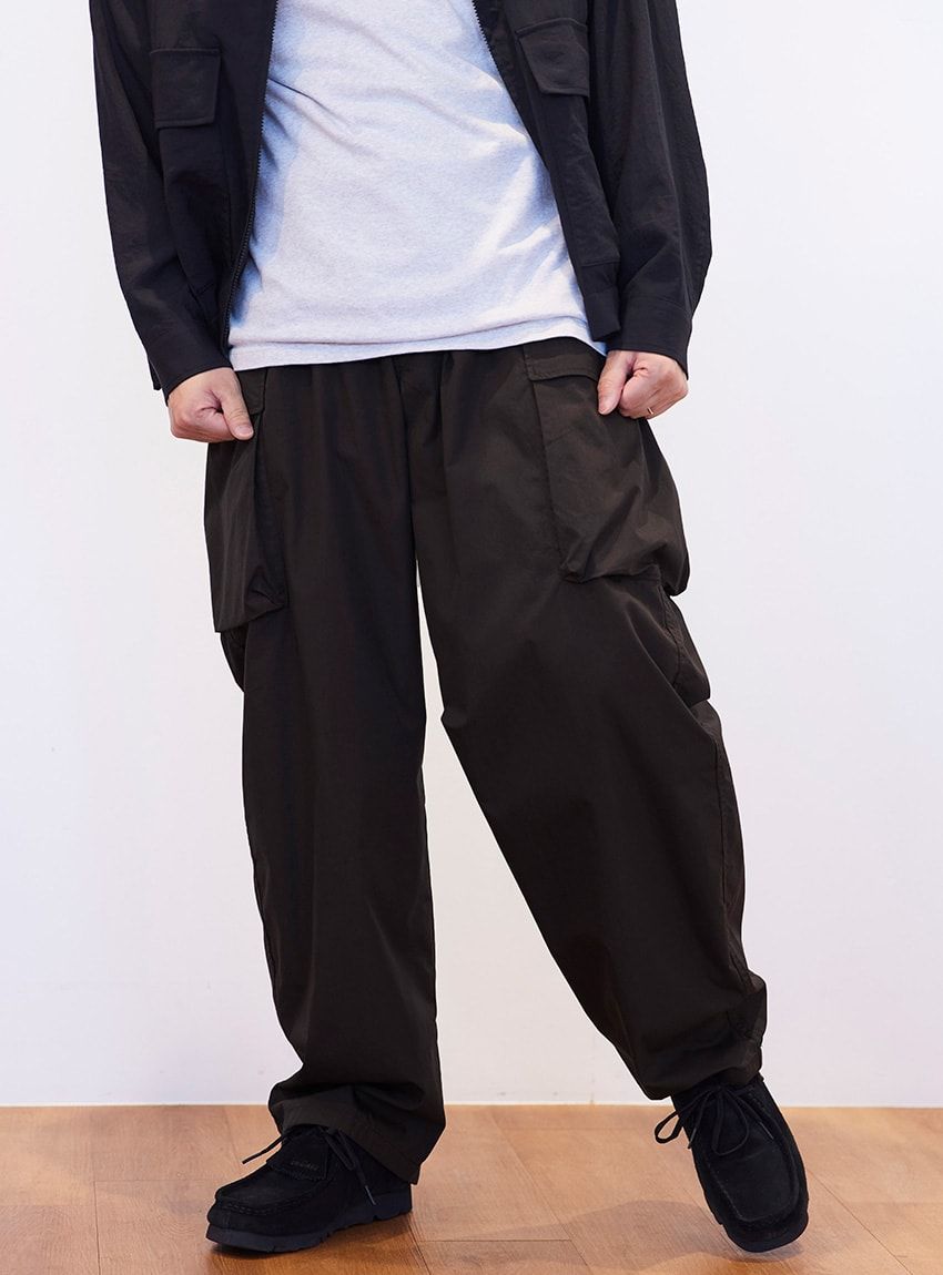 全部4990円以下！「ユニクロ ユー」の新作デニム、スウェット、カーゴパンツetc.徹底試着レビュー - 15枚目の画像