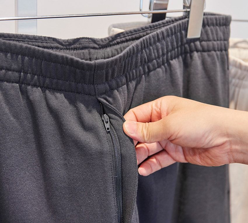 全部4990円以下！「ユニクロ ユー」の新作デニム、スウェット、カーゴパンツetc.徹底試着レビュー - 28枚目の画像