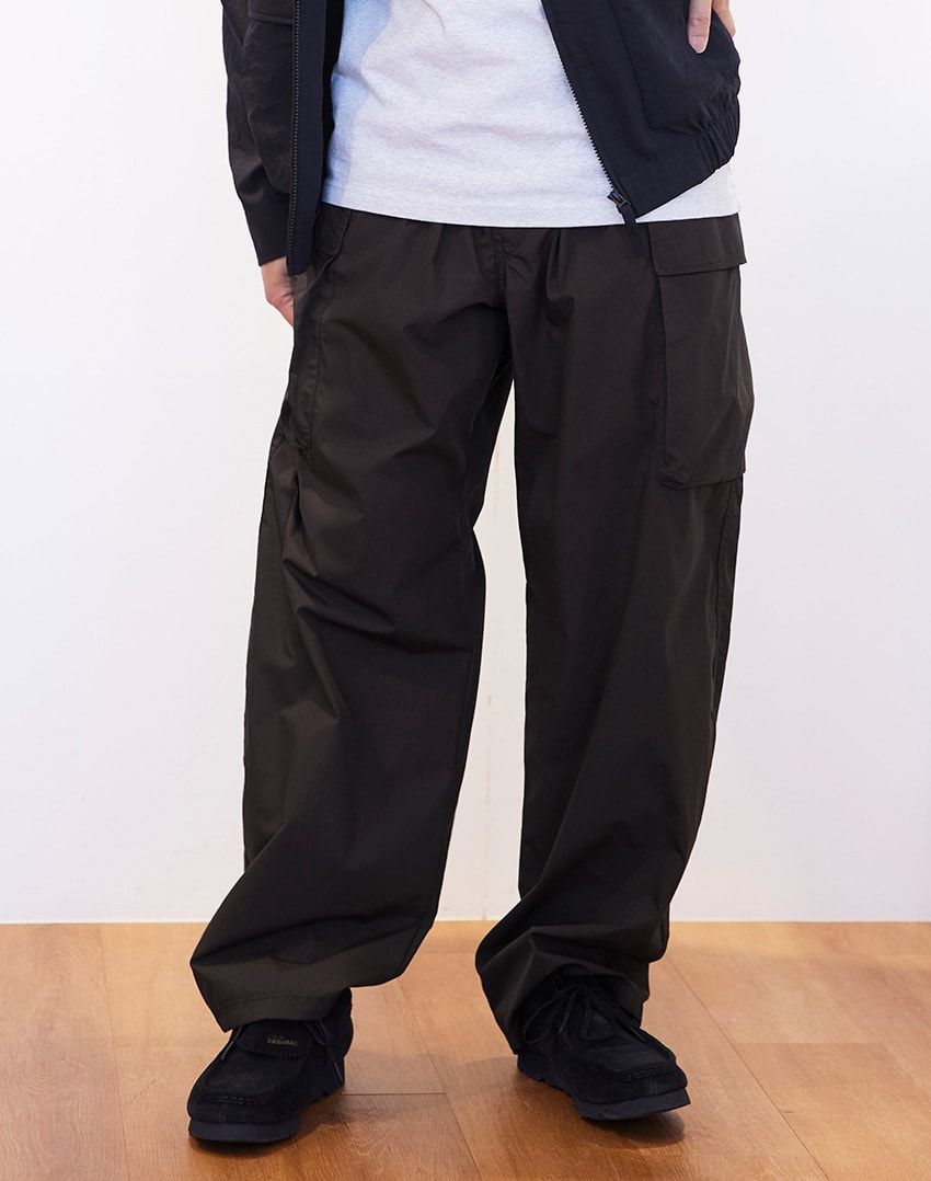 全部4990円以下！「ユニクロ ユー」の新作デニム、スウェット、カーゴパンツetc.徹底試着レビュー - 20枚目の画像