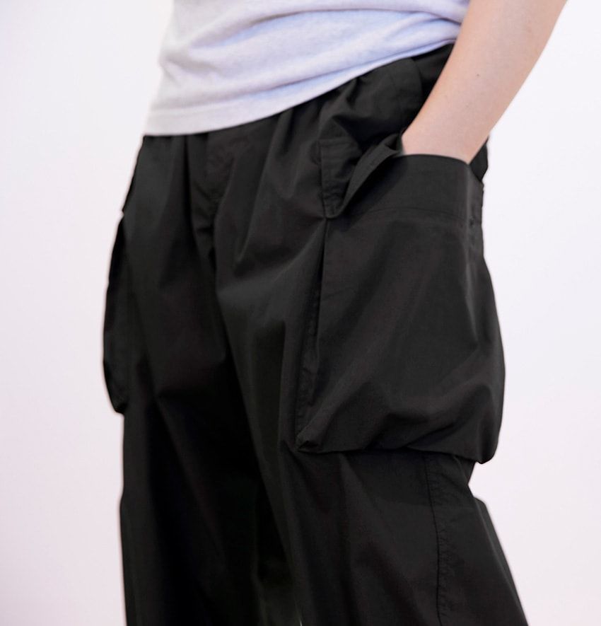 全部4990円以下！「ユニクロ ユー」の新作デニム、スウェット、カーゴパンツetc.徹底試着レビュー - 21枚目の画像