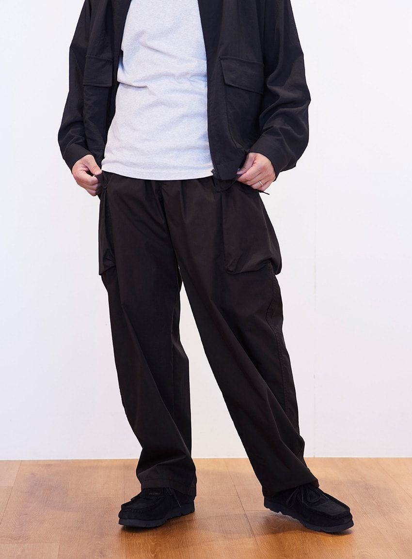 全部4990円以下！「ユニクロ ユー」の新作デニム、スウェット、カーゴパンツetc.徹底試着レビュー - 24枚目の画像