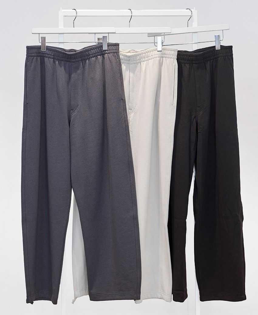 「スウェットカーブパンツ」各3990円／ユニクロ ユー（ユニクロ　0120-170-296）