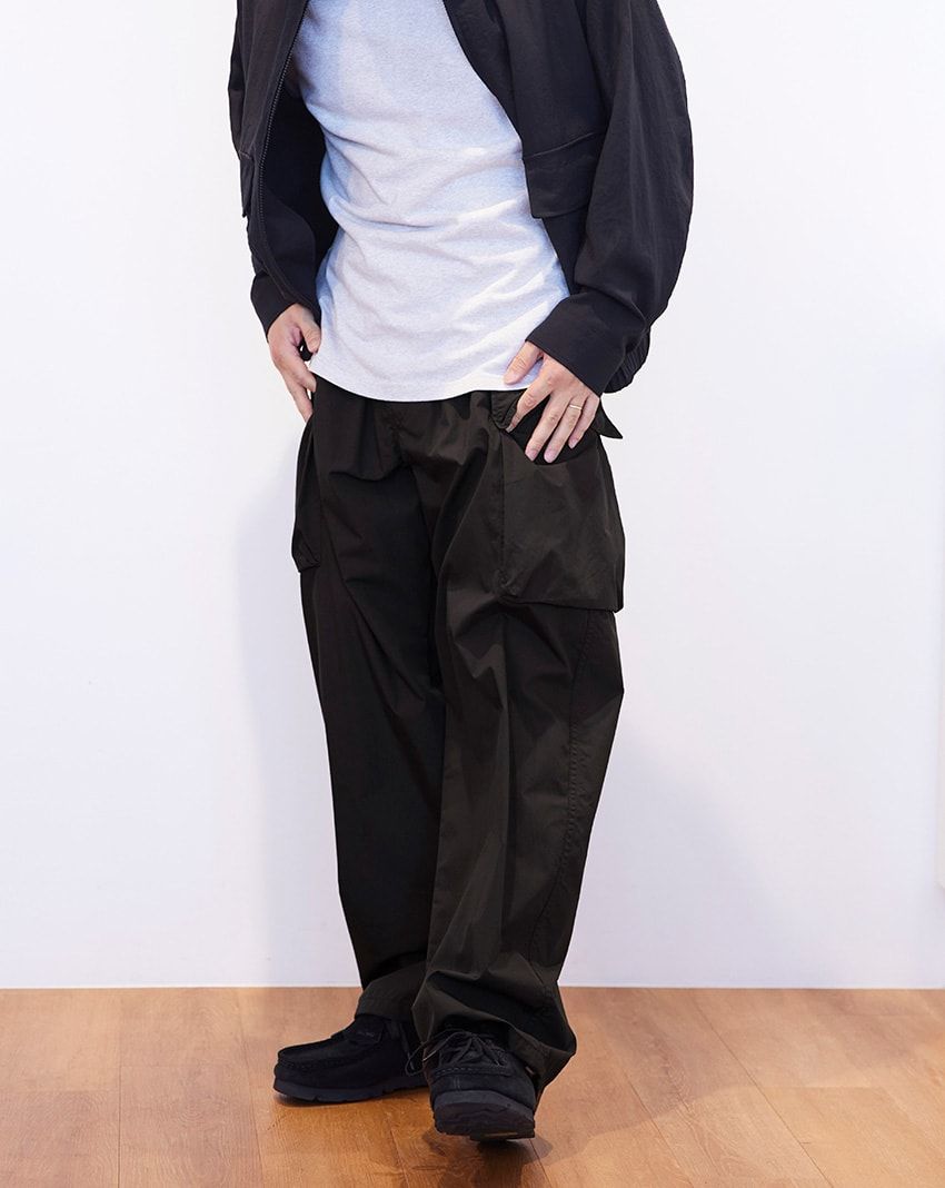 全部4990円以下！「ユニクロ ユー」の新作デニム、スウェット、カーゴパンツetc.徹底試着レビュー - 25枚目の画像