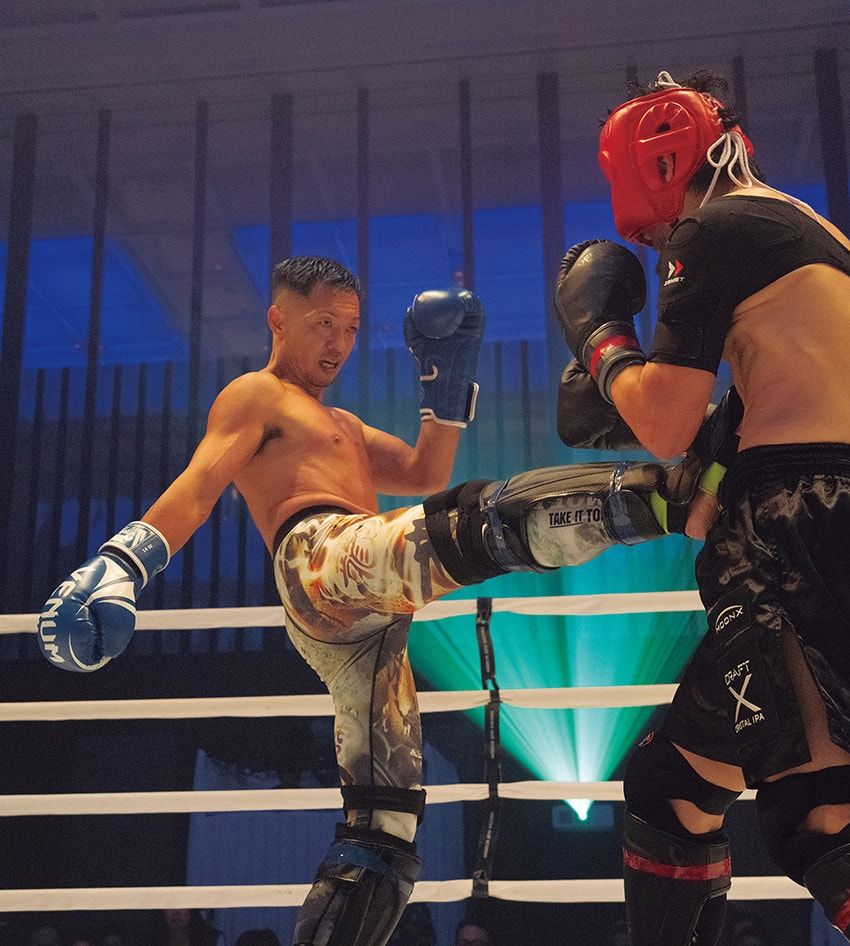 2025年9月に東京で開催された、「EXECUTIVE FIGHT BUSHIDO」の試合にて。得意技の三日月蹴りを放つ。