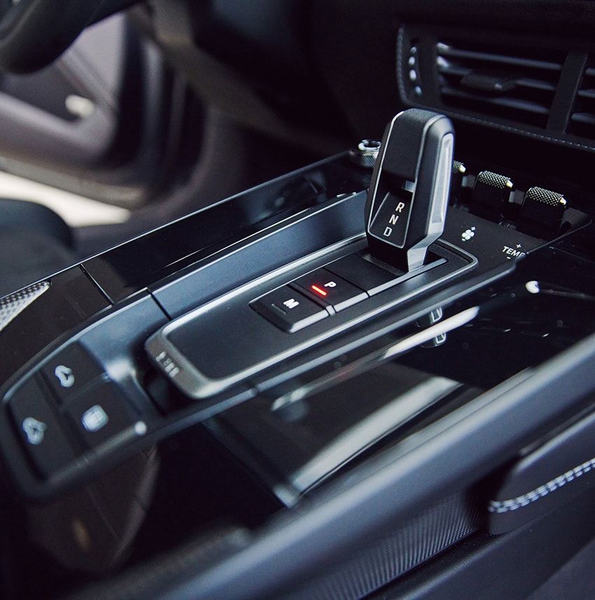 「ポルシェ911」初のハイブリッド！ エンジン音は？ 走行性は？ 安東弘樹が徹底レビュー - 3枚目の画像