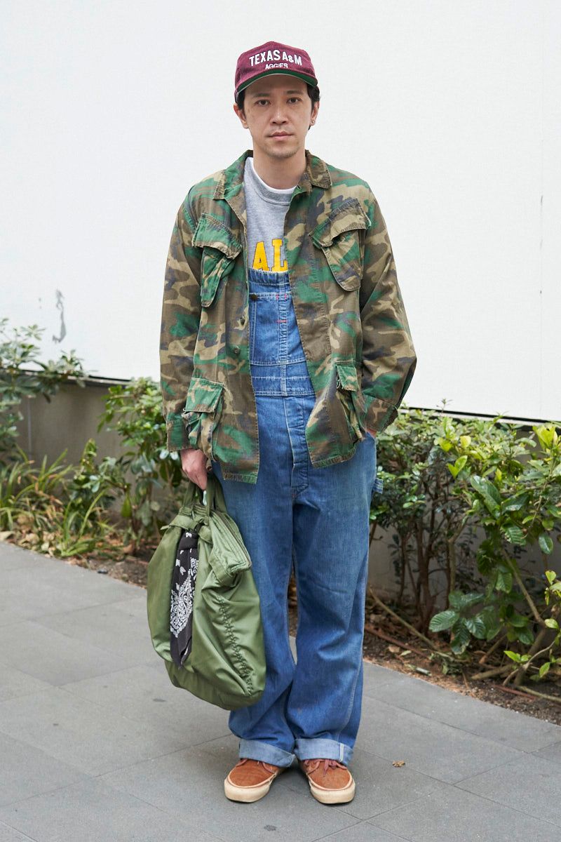 ジャケット、オーバーオール、帽子、バッグ＝すべて古着