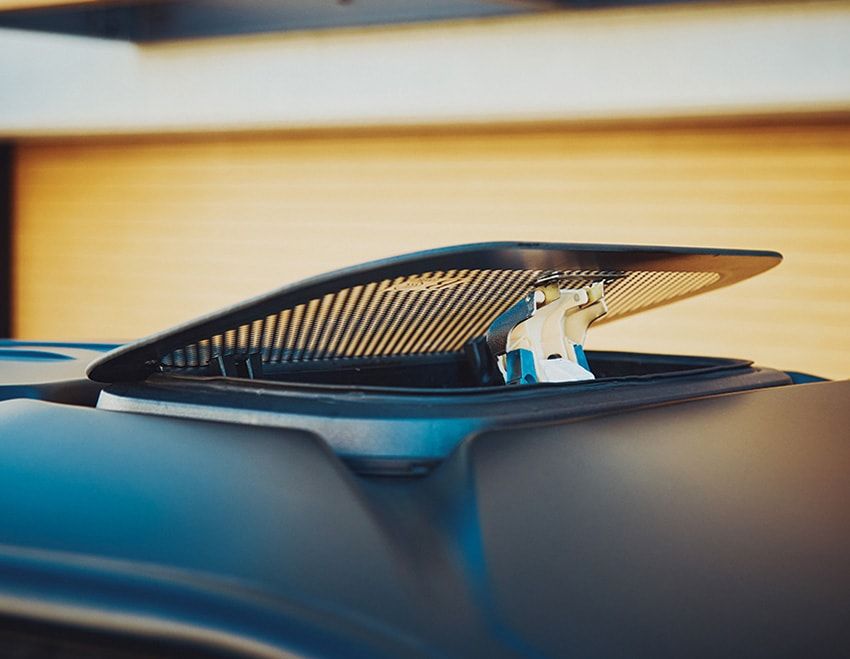 “バイク以上、クルマ未満”の3輪EV「ネオワン」。俳優・池内博之が実感した、その魅力 - 1枚目の画像