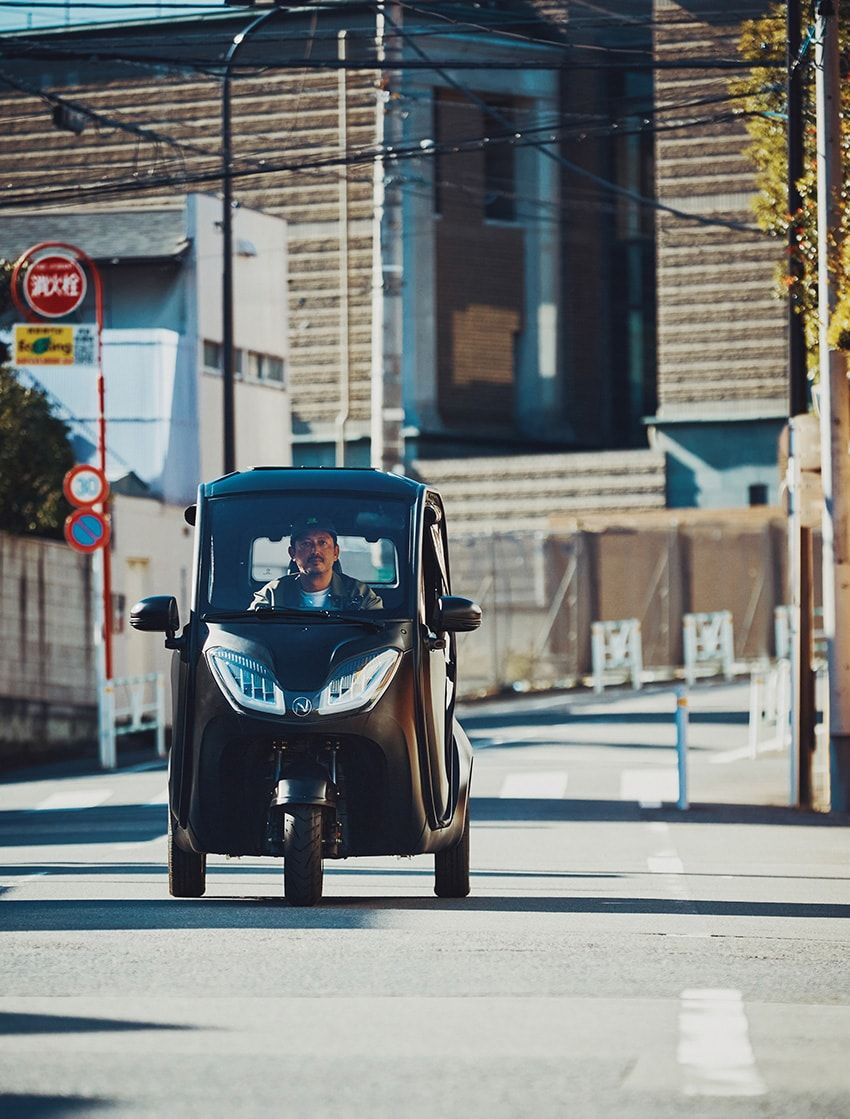 “バイク以上、クルマ未満”の3輪EV「ネオワン」。俳優・池内博之が実感した、その魅力 - 3枚目の画像