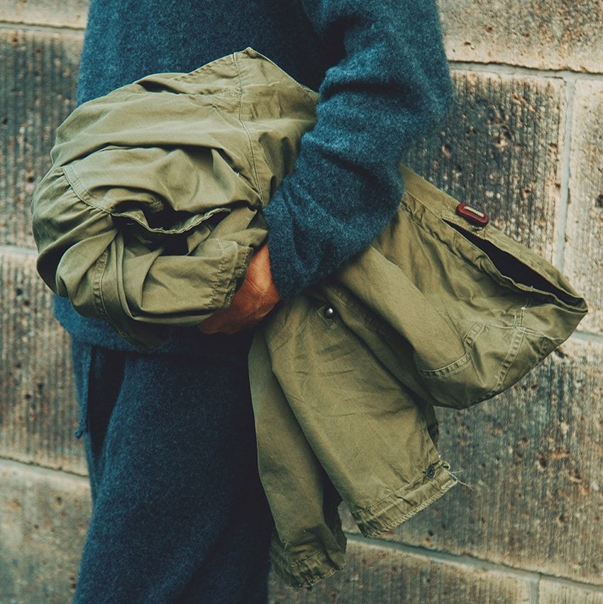 種カジ流の“早春”コーデ。ミリタリーアウターに「グイディ」のブーツで、向かうは銭湯!? - 2枚目の画像