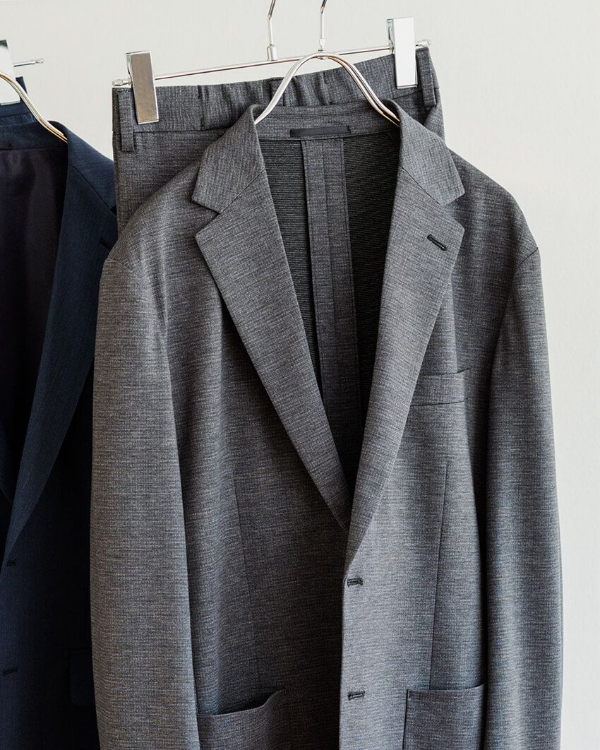 ジャケット 2万6950円、 パンツ1万2980円／グリーンレーベル リラクシング　store.united-arrows.co.jp/brand/glr/