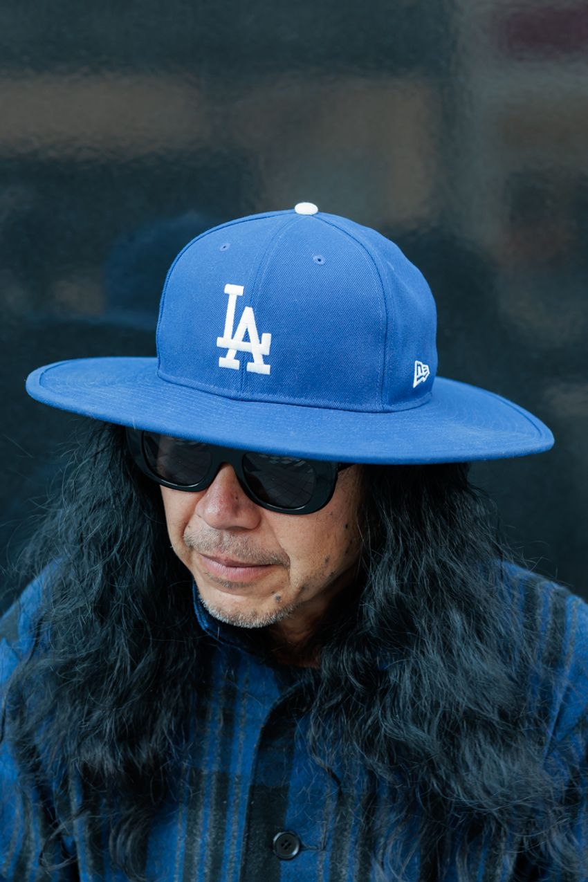 【20代〜50代】やっぱり気になる「全身ブルー」。年代別の最旬コーデをパパラッチ - 11枚目の画像