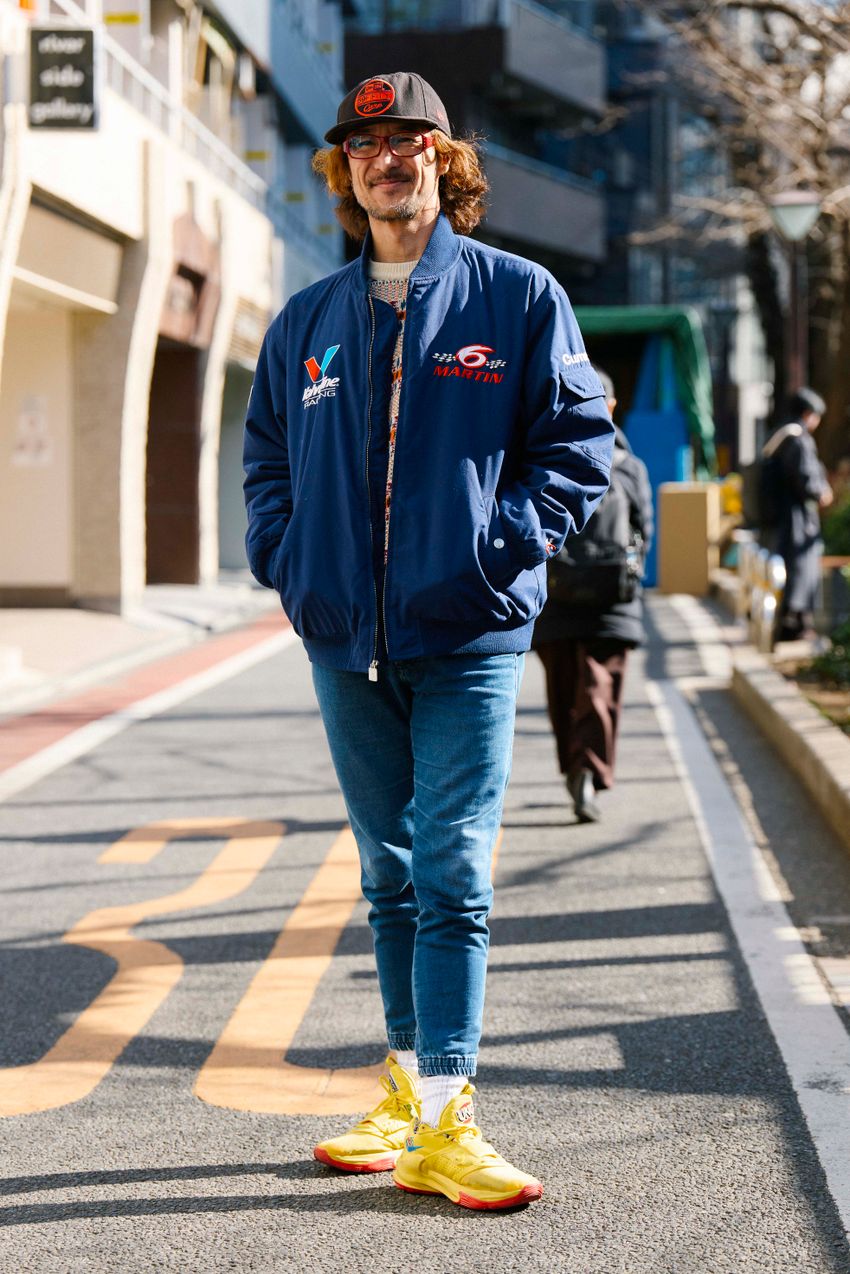 【20代〜50代】やっぱり気になる「全身ブルー」。年代別の最旬コーデをパパラッチ - 8枚目の画像