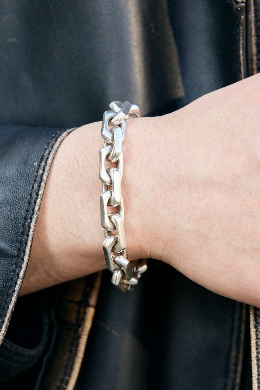 革ジャンのボトムス選び、どうする？ 街で目立っていたレザー上手たちの装いを検証 - 9枚目の画像