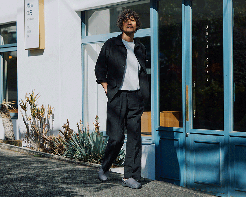 ジャケット3万5200円、パンツ3万5200円／ともにビームスF、Tシャツ7700円／ピルグリム サーフ+サプライ（ともにビームス公式オンラインショップ　www.beams.co.jp）、腕時計87万7800円／ビンテージ（江口洋品店・江口時計店 松濤　03-5422-3070）