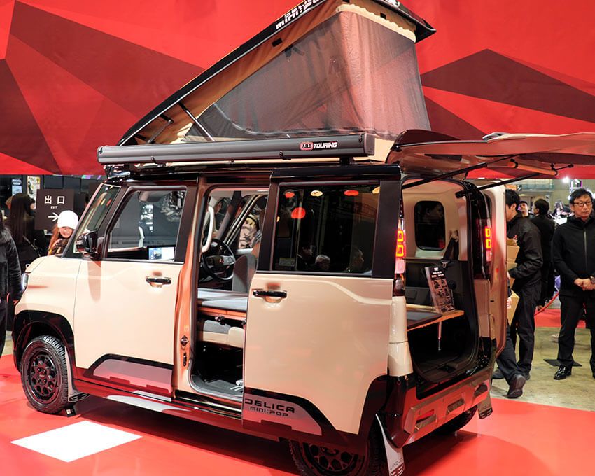 ポップアップルーフはデリカD:5でも定評のある西尾張三菱自動車販売が手掛ける（参考出品）。
