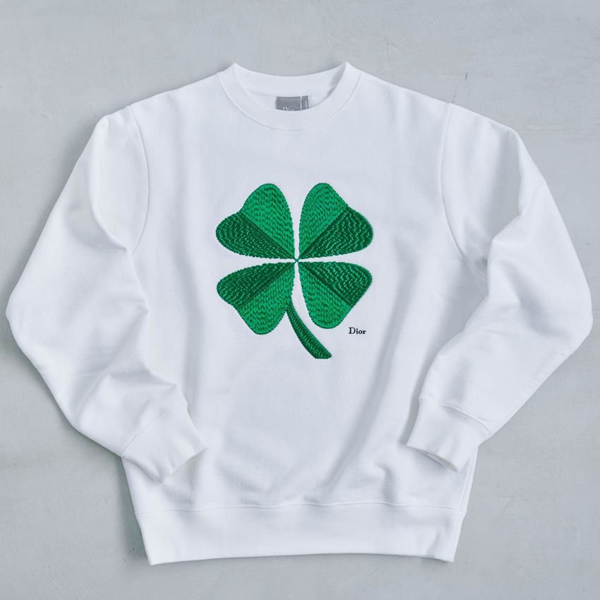 「ディオールクローバー スウェットシャツ （リラックス フィット）」22万円／ディオール（クリスチャン ディオール　0120-02-1947）