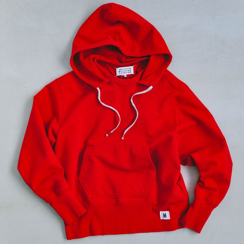 「コットン スウェットフーディー」19万300円／メゾン マルジェラ（マルジェラ ジャパン クライアントサービス　0120-934-779）