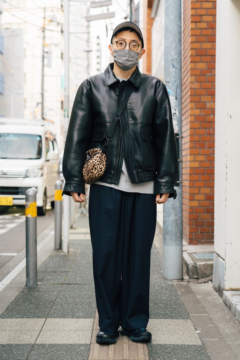 ジャケット、パンツ＝ともにジャーナルスタンダード