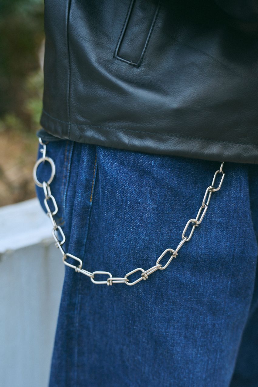 春のレザージャケットを楽しむ大人たち。シンプルなものからデザイン性豊かなものまで、5名をスナップ！ - 3枚目の画像