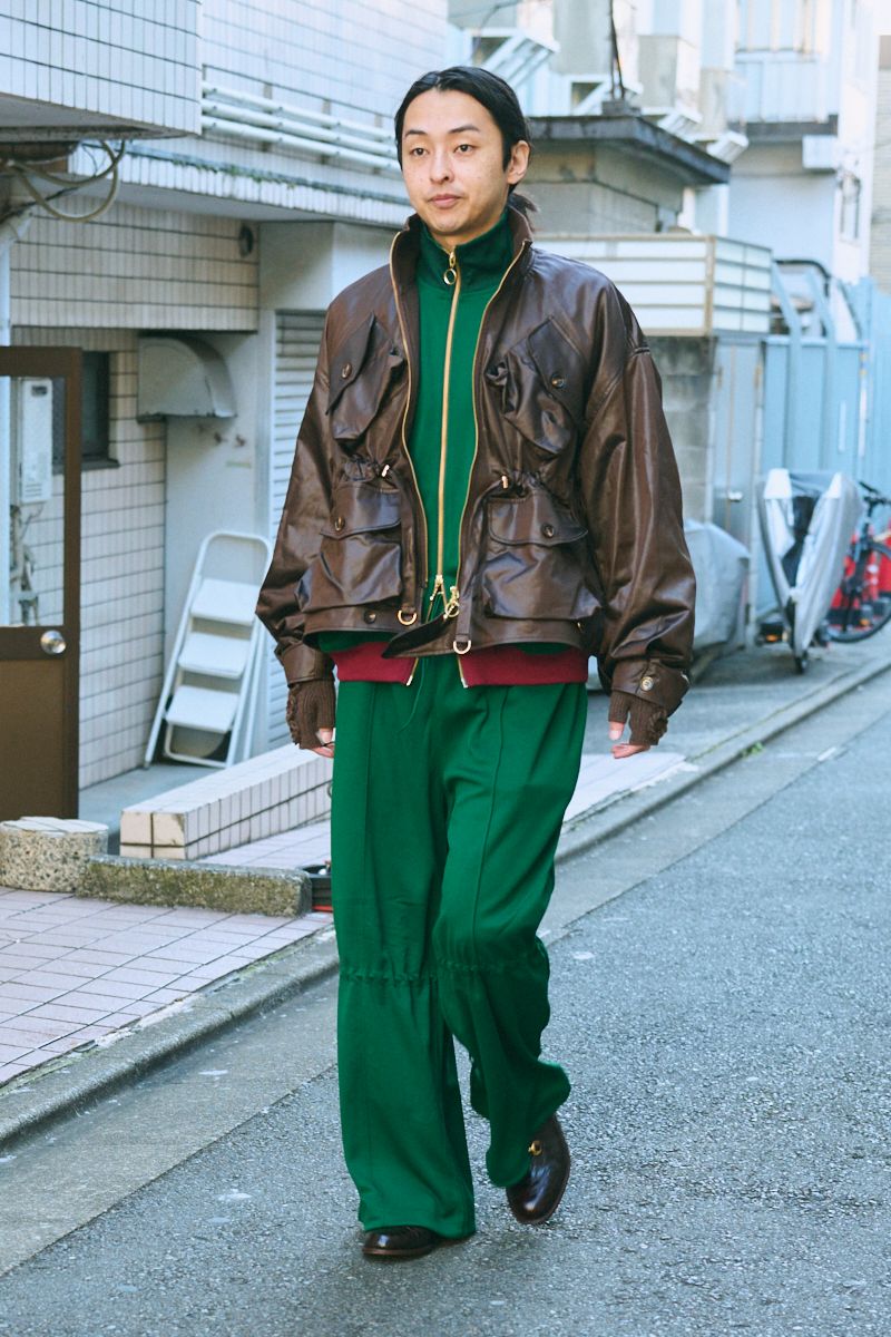 ジャケット、キャジェット2、パンツ、手袋＝すべてサンタク