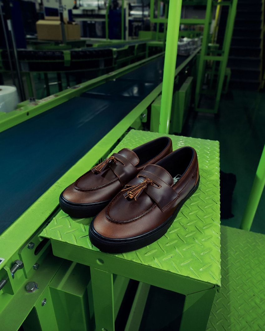 ヴァンズ「ローファー」が“ガラスレザー”仕様で新登場！タッセルは取り外し可、別注作の仕掛け人は…… - 16枚目の画像