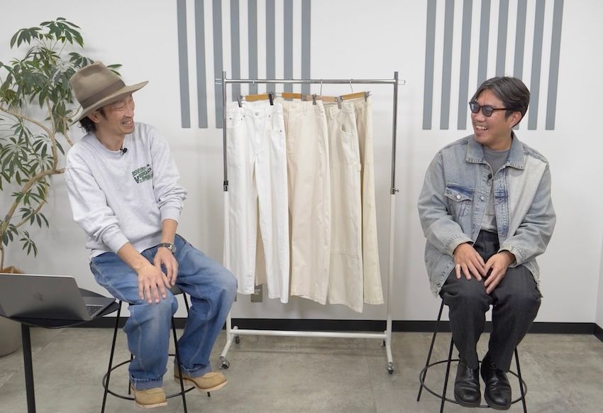 ［左］原 亮太●OCEANS統括編集長。’79年生まれ。落語好きな愛知県出身者。スウェット／細野晴臣、パンツ／古着、シューズ／レッドウィング（すべて私物）［右］菊池陽之介●’79年生まれ。スタイリスト熊谷隆志氏に師事し、2004年に独立した敏腕。ジャケット／MM6、Tシャツ／古着（インソニア）、パンツ／キャプテン サンシャイン、シューズ／オーラリー（すべて私物）
