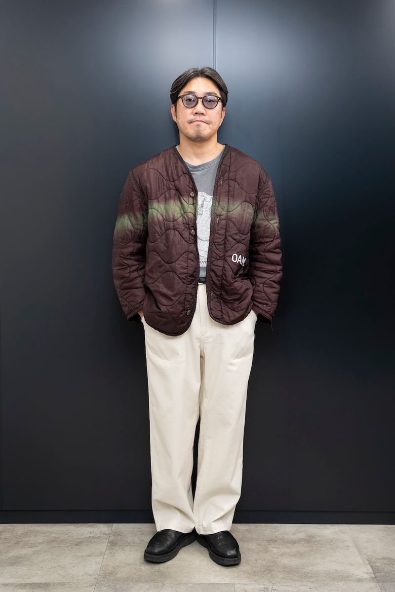 キクチさん（171cm、70kg）は「無印良品 ジュート混ベイカーパンツ 」のLサイズ相当を着用