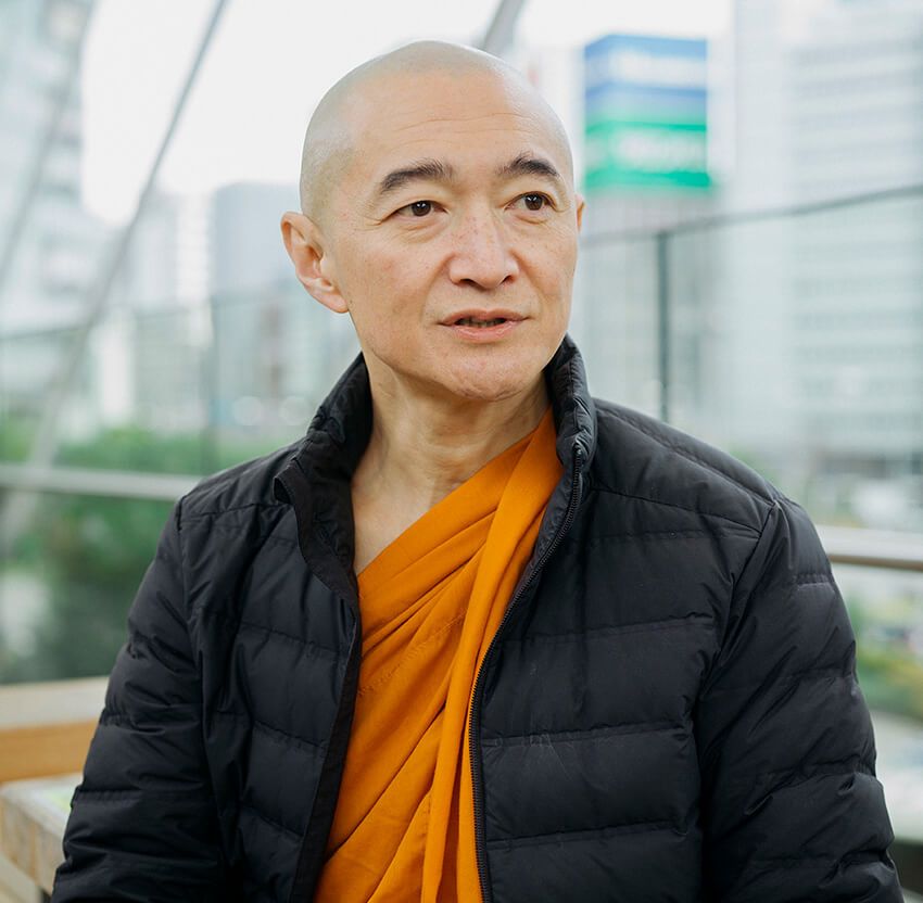 小野龍光（おの りゅうこう）●1974年生まれ、札幌市出身。元ベンチャー投資家・起業家。東京大学大学院 生物科学修士課程修了後、（株）シーエー・モバイル（現・(株) CAM）の創業に参画。「インフィニティ・ベンチャーズ」を設立や、「17 Media Japan」（現：17LIVE(株））の代表を歴任。2022年にインド仏教の最高指導者・佐々井 秀嶺上人のもとで仏門に入る。 