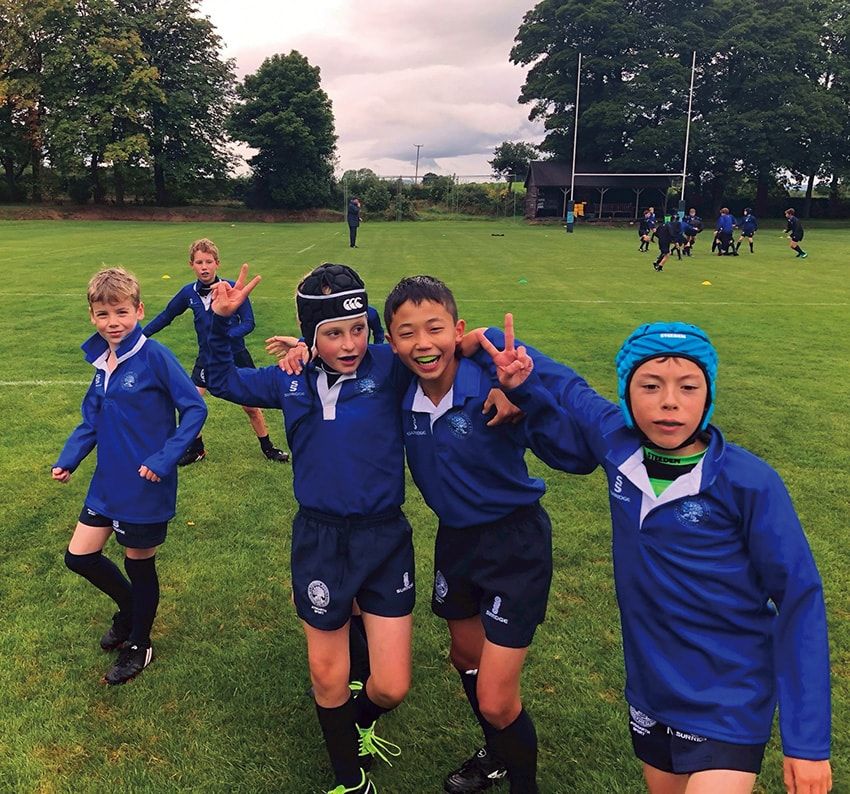 大好きな『ハリー・ポッター』を生み出した地で、国際色豊かな同級生たちと楽しく過ごした学生時代。ラグビーにも精を出した。