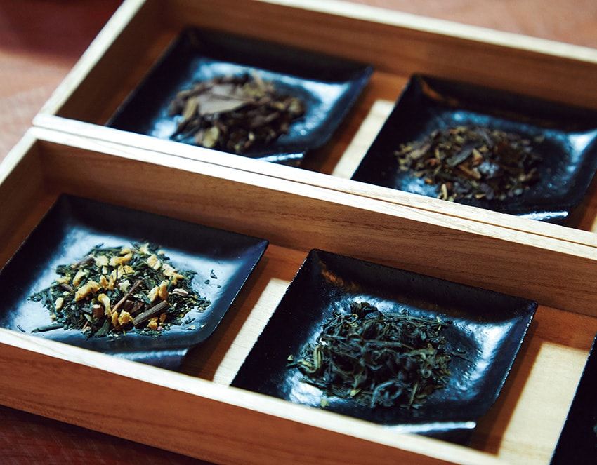 10種のティーコレクションの構成とブレンドは、「櫻井焙茶研究所」の櫻井さんによる監修。